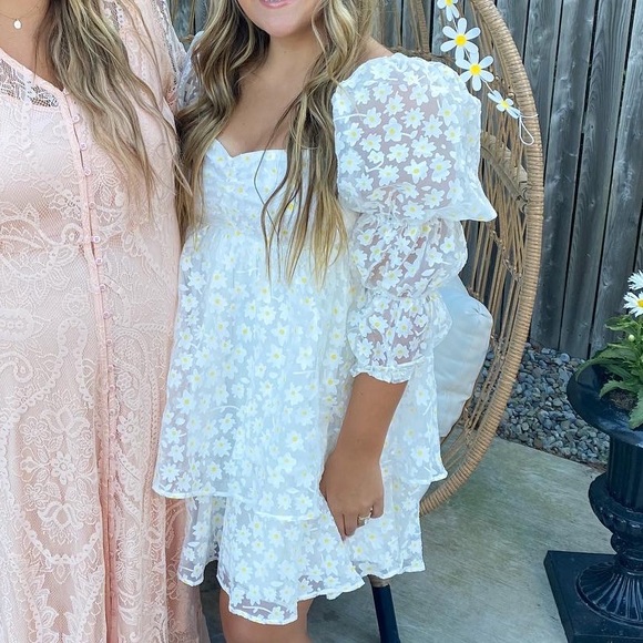 Storia Dresses & Skirts - Daisy Puff Sleeve Dress